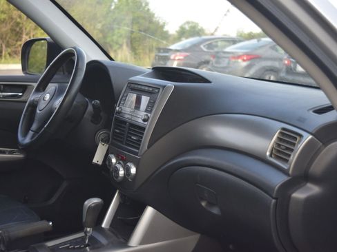 Used 2010 Subaru Forester 2.5X Limited AWD/4WD image 10