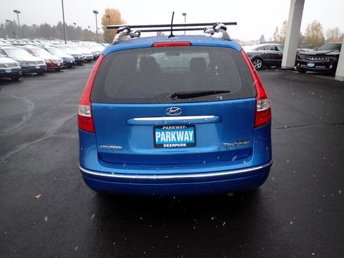 Used 2010 Hyundai Elantra SE w/ Popular Equipment Pkg 2 image 4