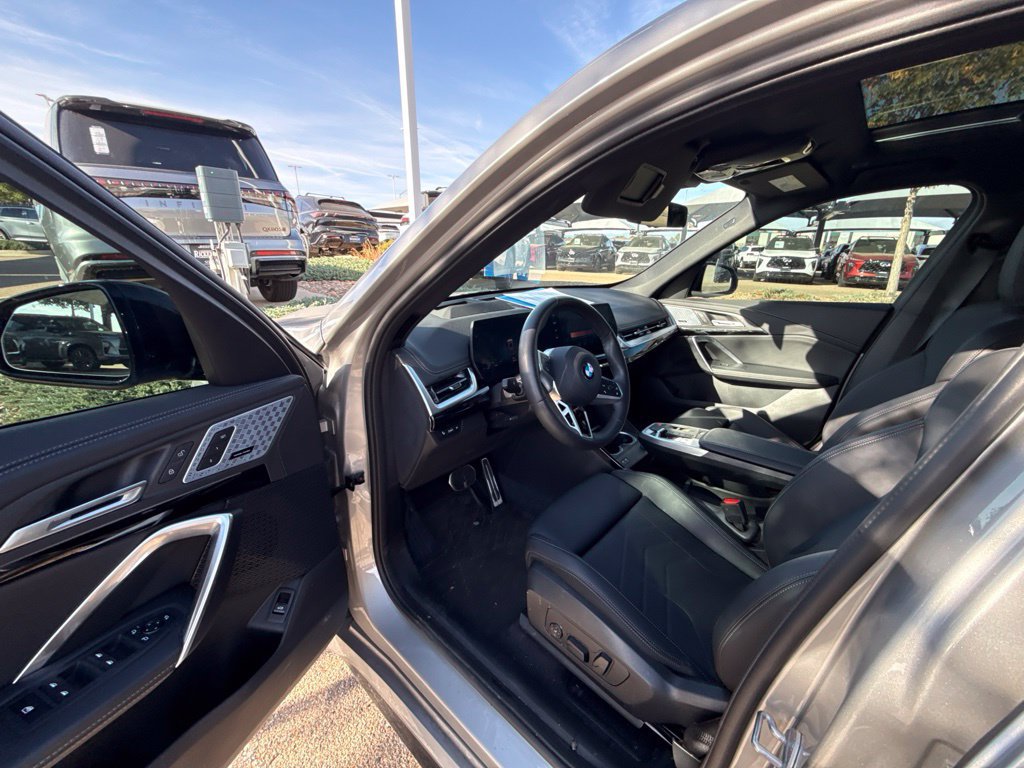 Used 2025 BMW X1 xDrive28i w/ Premium Package AWD/4WD image 9