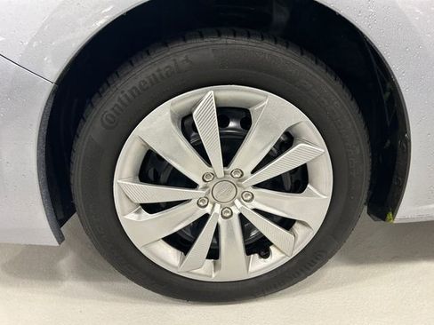 Certified 2023 Subaru Impreza 2.0i image 8