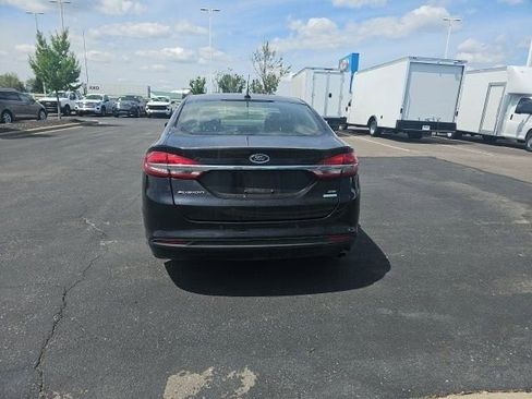 Used 2018 Ford Fusion SE w/ Fusion SE Technology Package image 9