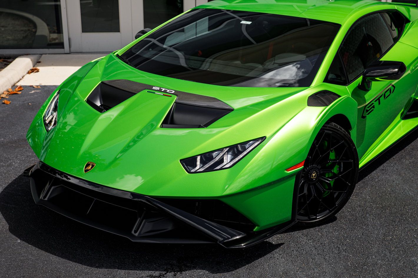 Used 2023 Lamborghini Huracan STO RWD image 49