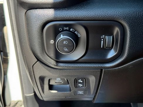 Used 2020 RAM 1500 Big Horn image 33