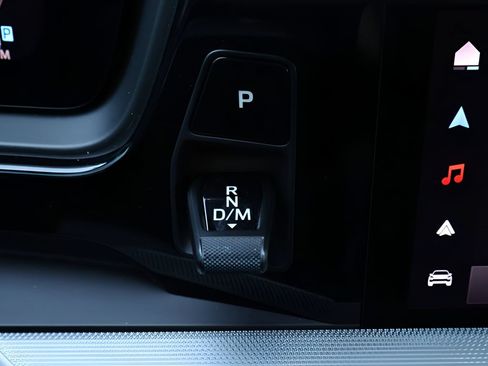 Used 2024 Porsche Cayenne AWD/4WD image 24