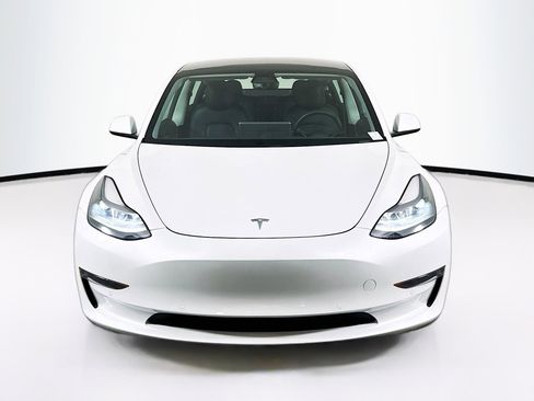 Used 2021 Tesla Model 3 Standard Range Plus image 2