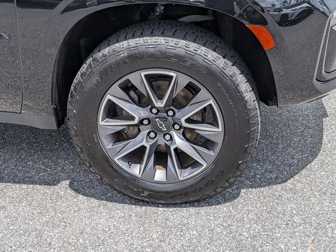 Used 2022 Chevrolet Suburban Z71 AWD/4WD image 10