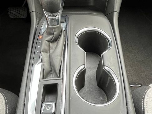 Used 2022 Chevrolet Equinox LS AWD/4WD image 18