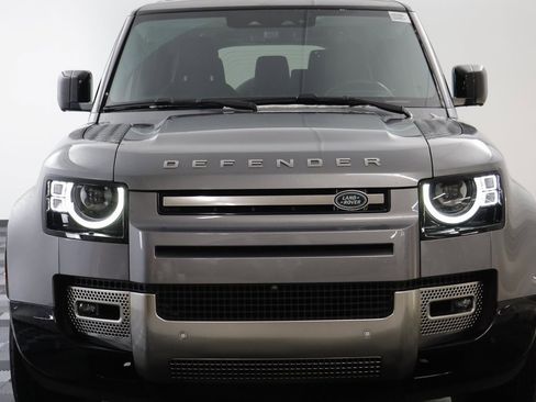 Used 2023 Land Rover Defender 130 SE image 24