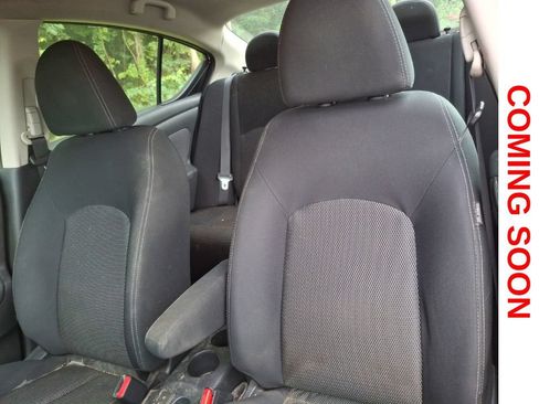 Used 2016 Nissan Versa SV FWD image 8