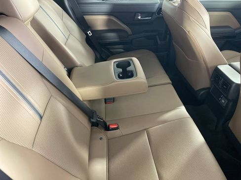 New 2026 Toyota 4Runner Limited AWD/4WD image 24
