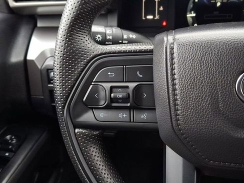 Certified 2025 Toyota Tacoma SR5 AWD/4WD image 20