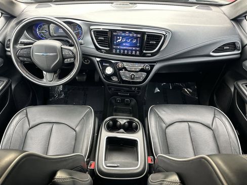 Used 2020 Chrysler Pacifica Limited w/ Advanced Safetytec Group image 10