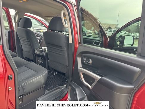 Used 2017 Nissan Titan SV image 23