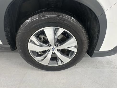 Certified 2023 Subaru Ascent Premium w/ Convenience Package image 10