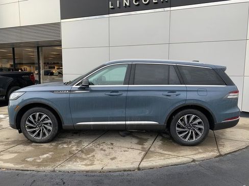 New 2026 Lincoln Aviator AWD image 9