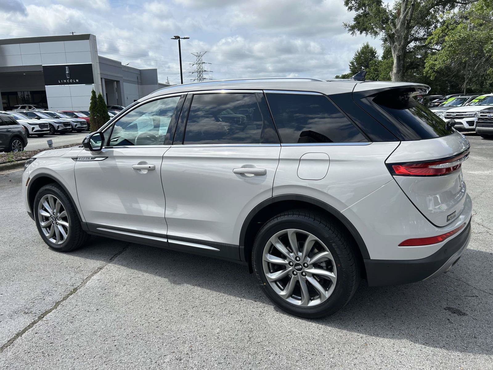 Used 2022 Lincoln Corsair AWD w/ Premium Package image 7