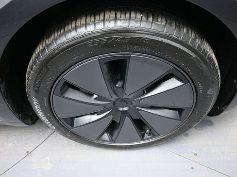 Used 2025 Tesla Model 3 Long Range image 13
