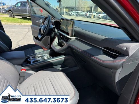 Used 2025 Ford Explorer ST-Line w/ ST-Line Street Pack AWD/4WD image 40