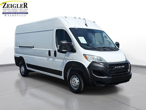 Used 2023 RAM ProMaster 2500 FWD image 3