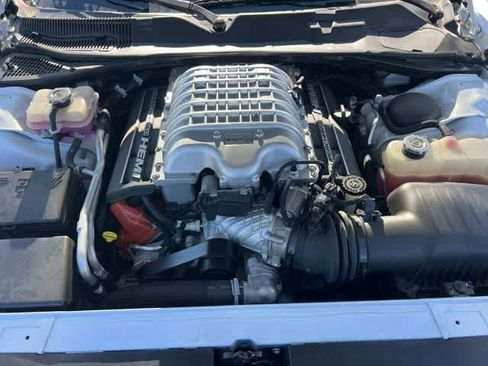 Used 2016 Dodge Challenger SRT Hellcat RWD image 15