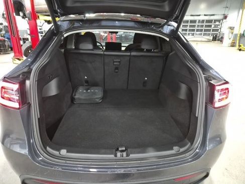 Used 2022 Tesla Model Y Performance image 10