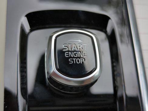 New 2026 Volvo XC60 B5 Ultra w/ Protection Package Premier image 28