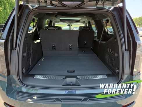 New 2026 Chevrolet Suburban RST w/ RST Capability Package AWD/4WD image 18