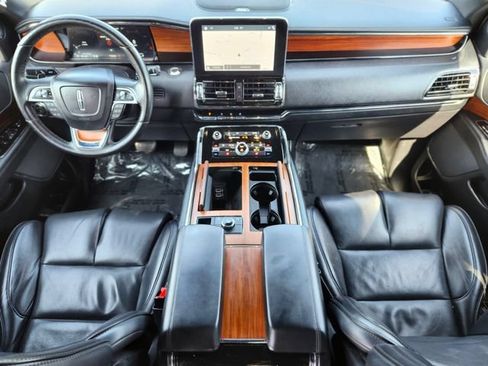 Used 2019 Lincoln Navigator L Select AWD/4WD image 12