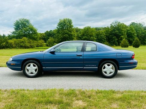 Used 1997 Chevrolet Monte Carlo LS FWD image 1