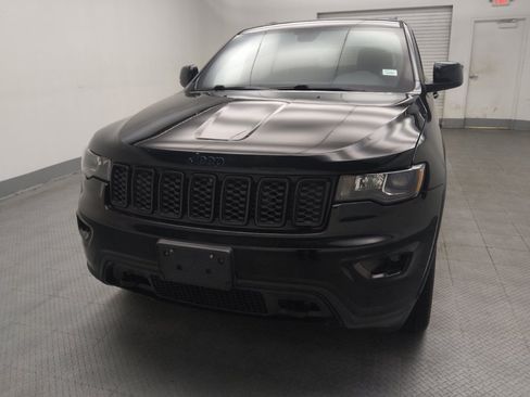 Used 2019 Jeep Grand Cherokee Laredo AWD/4WD image 15