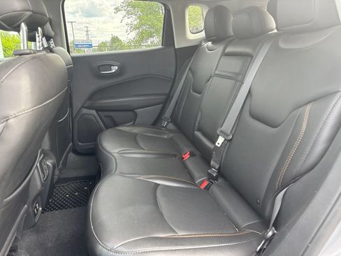 Used 2019 Jeep Compass Limited AWD/4WD image 10