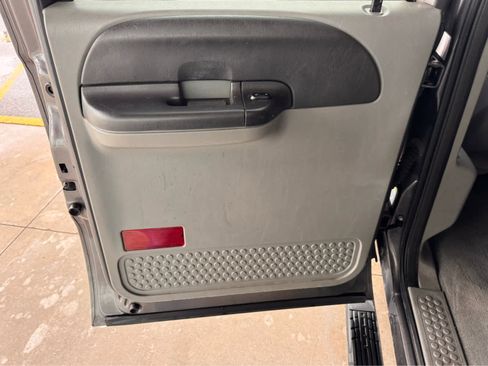 Used 2005 Ford F250 XLT image 22