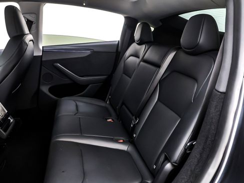 Used 2026 Tesla Model Y Long Range image 8