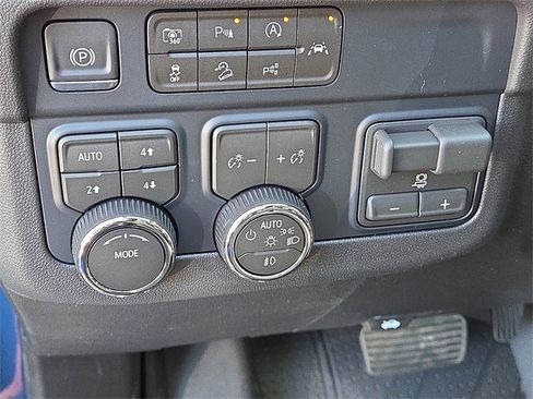 New 2026 Chevrolet Tahoe High Country w/ Sun And Tow Package image 10