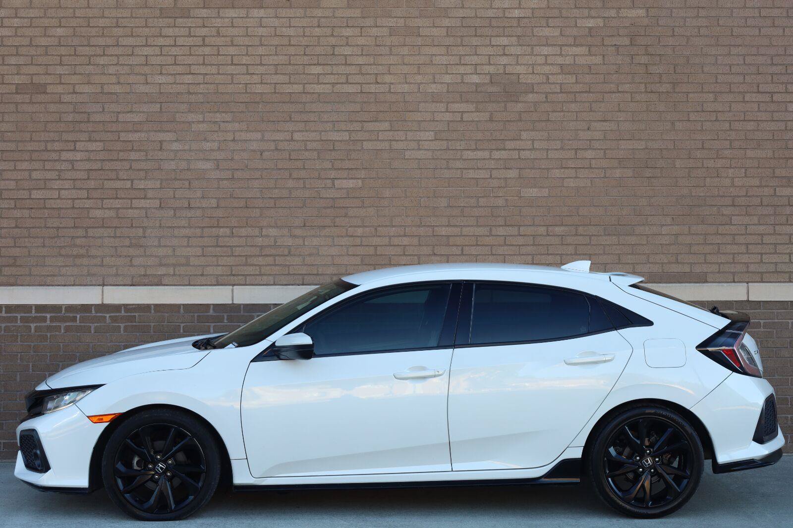 Used 2017 Honda Civic Sport image 2