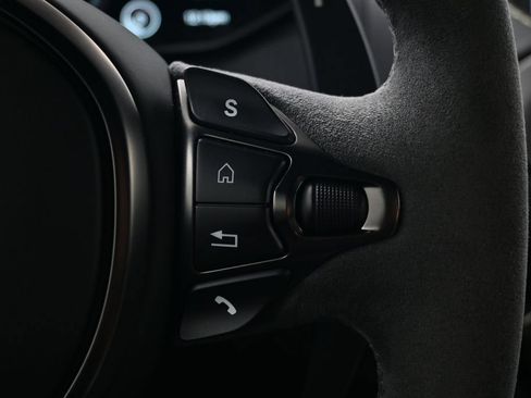 Used 2023 Aston Martin V8 Vantage Coupe RWD image 20