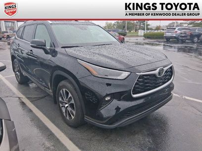 Used 2022 Toyota Highlander XLE
