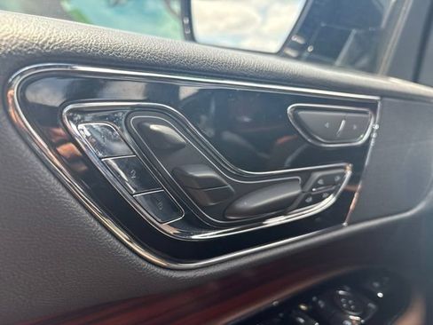 Used 2024 Lincoln Navigator Reserve AWD/4WD image 16