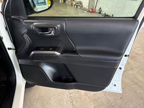 Used 2023 Toyota Tacoma TRD Off-Road w/ Technology Package image 51