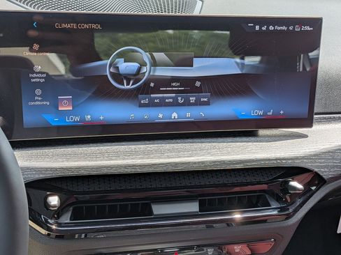 New 2026 BMW 330i Sedan w/ Premium Package RWD image 25