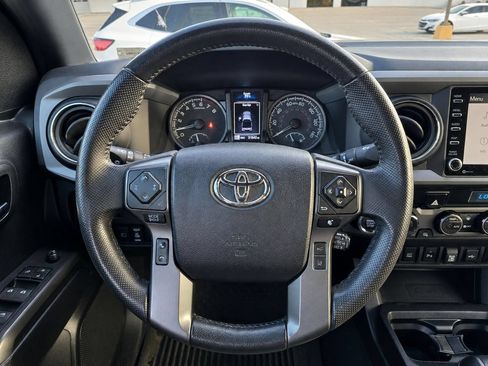 Used 2021 Toyota Tacoma TRD Off-Road w/ Technology Package AWD/4WD image 31
