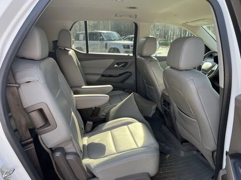Used 2019 Chevrolet Traverse LT w/ LT Premium Package image 13