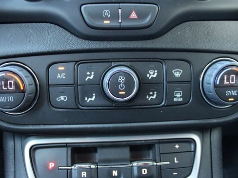 Used 2023 GMC Terrain SLT AWD/4WD image 27
