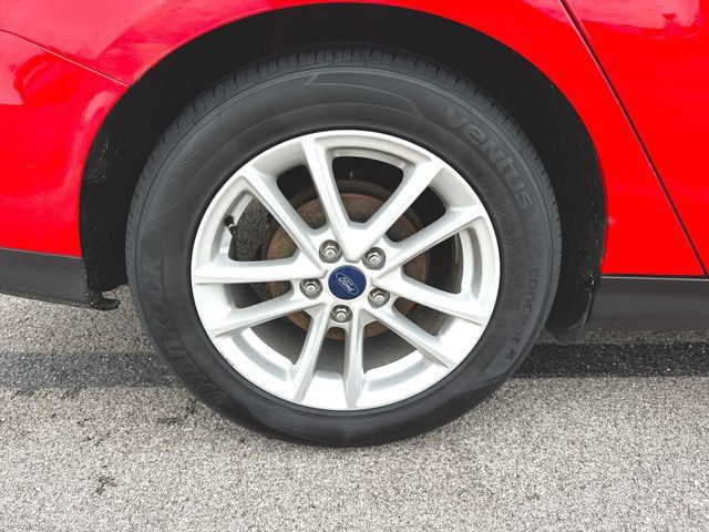 Used 2015 Ford Focus SE FWD image 31