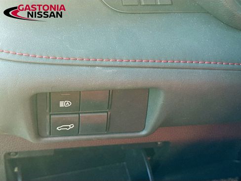 Used 2021 Toyota Highlander XSE image 13