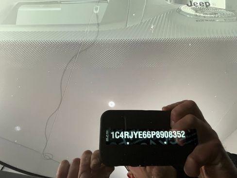 Used 2023 Jeep Grand Cherokee Summit image 32