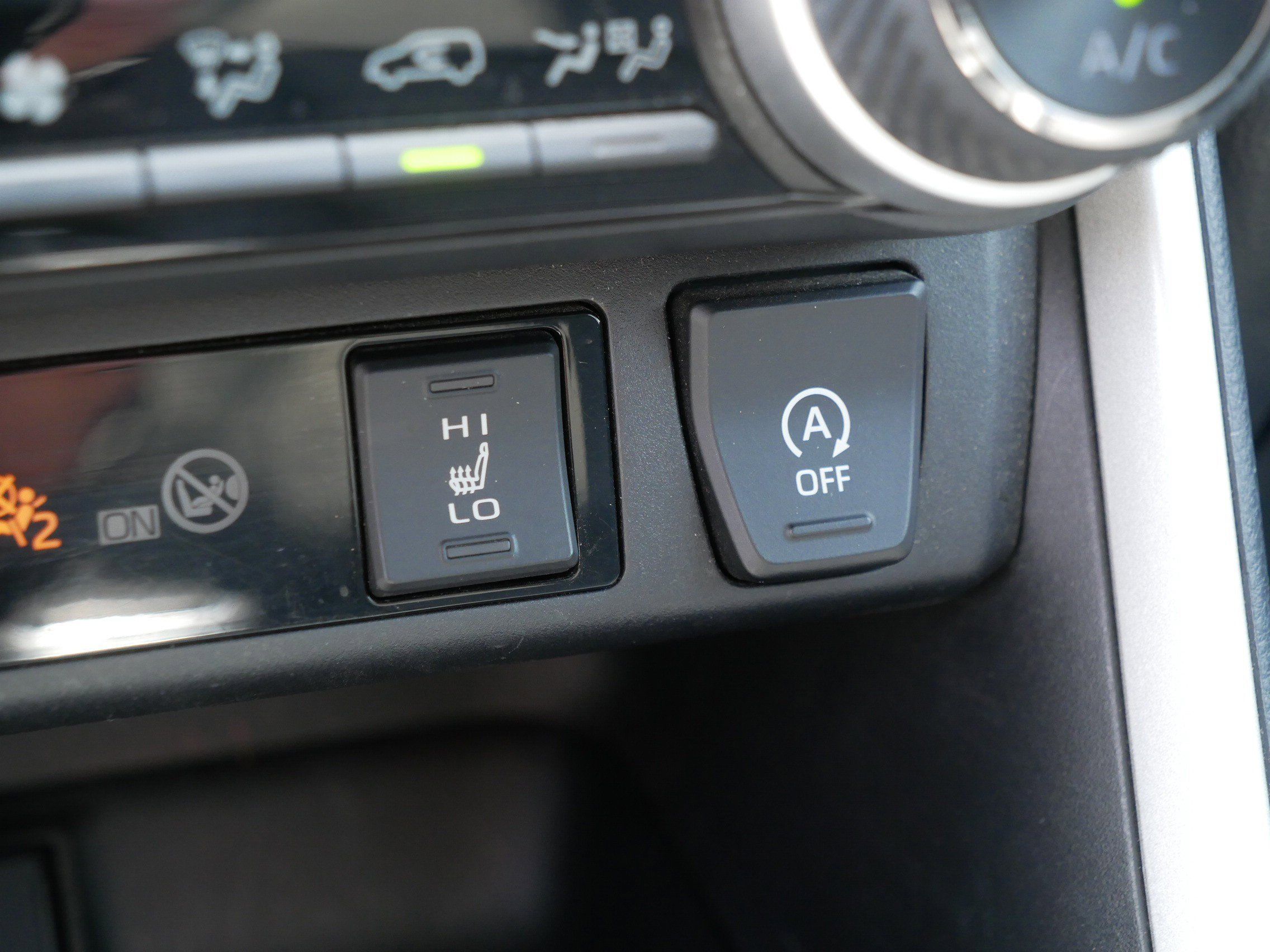 Used 2021 Toyota RAV4 XLE Premium AWD/4WD image 30