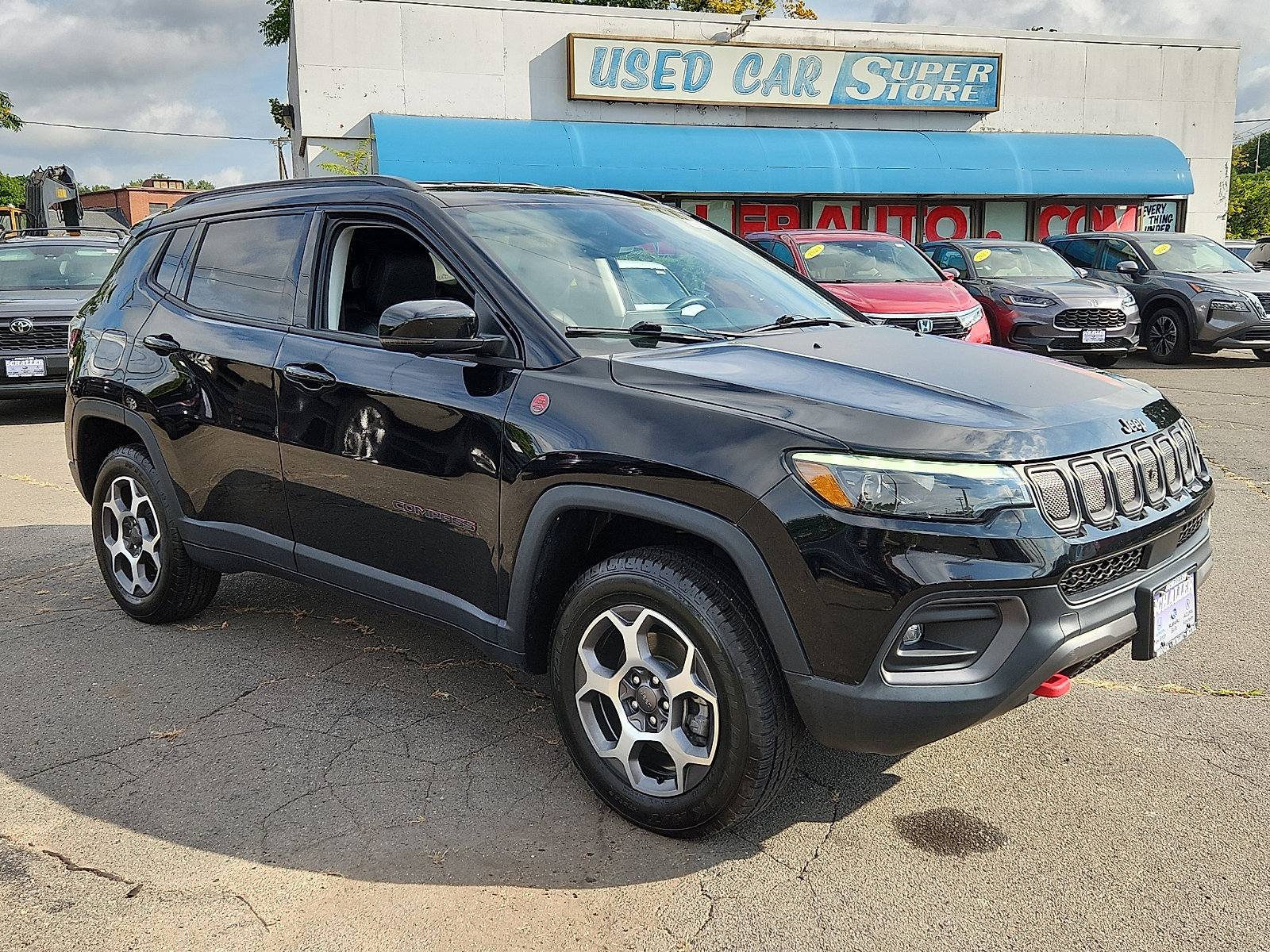 Used 2022 Jeep Compass Trailhawk w/ Trailhawk Elite Group AWD/4WD image 3