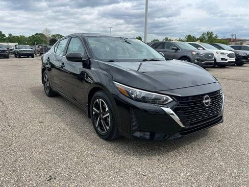 Used 2025 Nissan Sentra SV w/ All-Weather Package FWD image 3