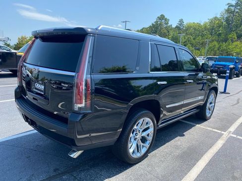 Used 2019 Cadillac Escalade Platinum AWD/4WD image 7